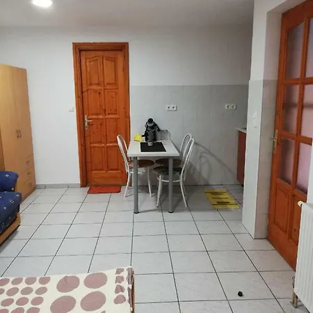 Apartment Norbi *